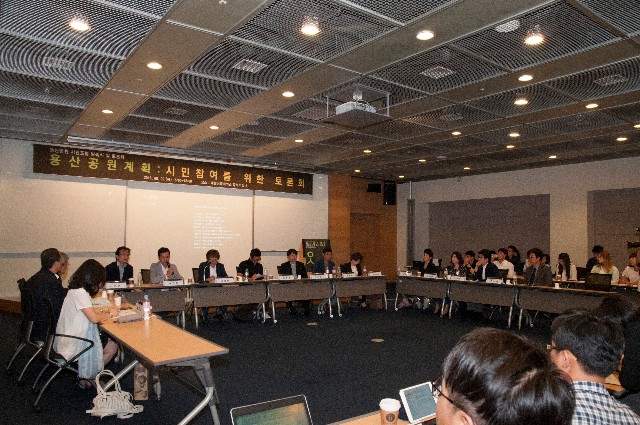 GOVERN01-1.JPG