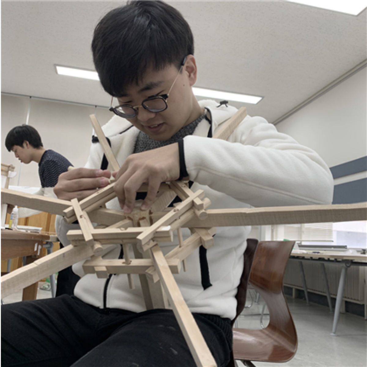 그림2 한국전통문화대학교 전통조경학과 1학년 전통조경시설설계 수업장면.png