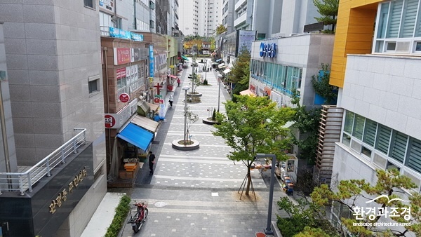 관평동 광장 및 보행자도로 조성 후(2).jpg