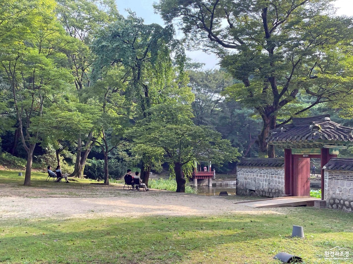 지난해 무언자적無言自適, 왕의 아침 정원을 거닐다 현장.jpg