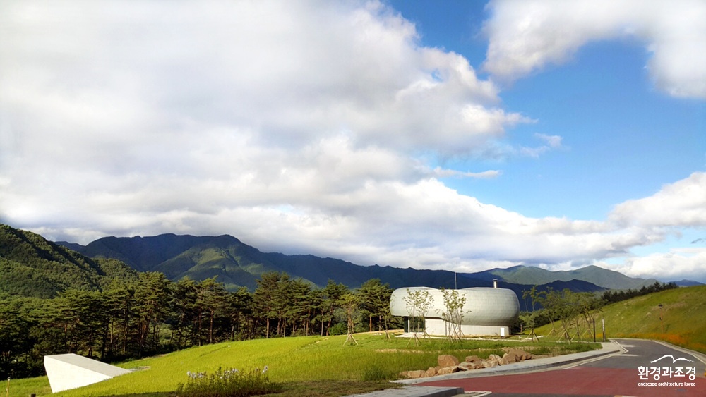 시드 볼트(Seed Vault) 전경.jpg