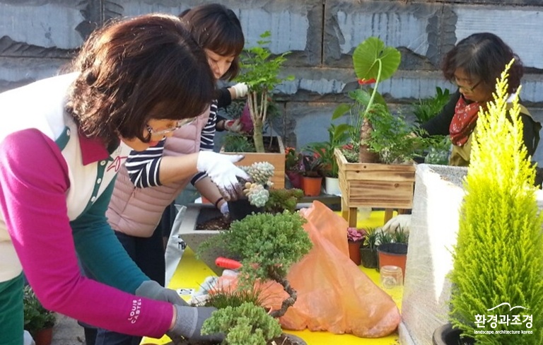 사본 -5.자료사진 － 참여하는 기획전시.jpg