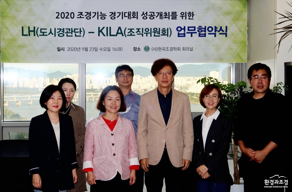 단체사진22.jpg