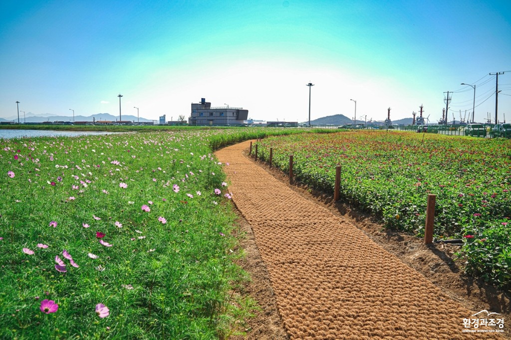 1-3. 남항 꽃정원.jpg