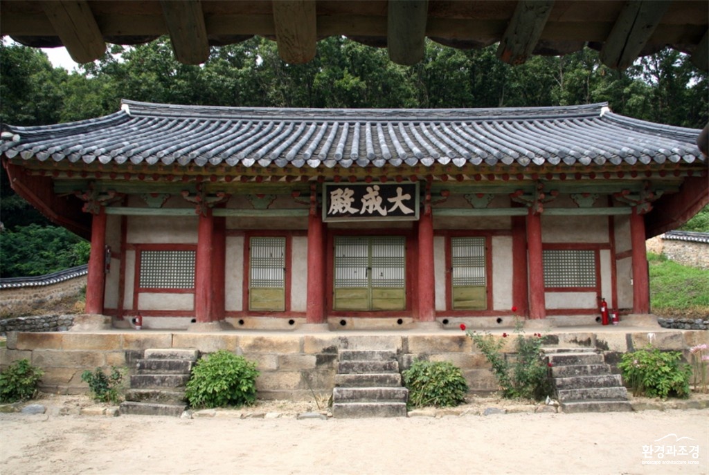 4. 안성향교 대성전 (1).JPG