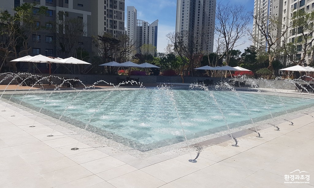 송도 더샵 마리나베이 물놀이장.jpg