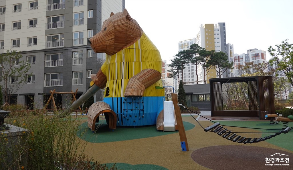 힐스테이트 북위례 빅사이즈 놀이대.jpg