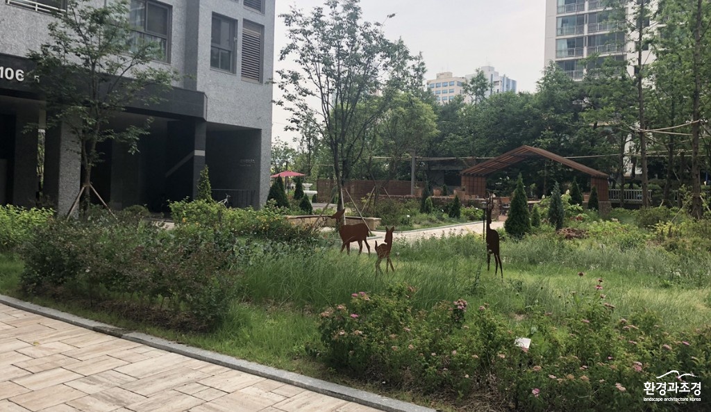9. 신촌숲 아이파크.jpg