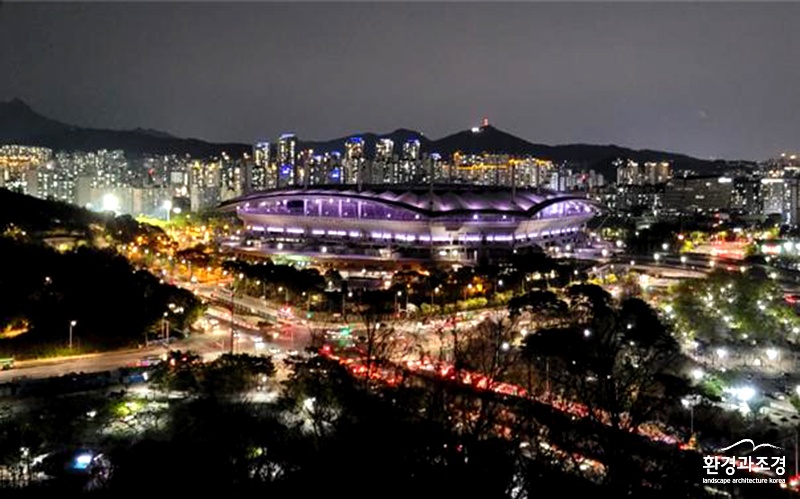서울월드컵경기장+조명 보도.jpg