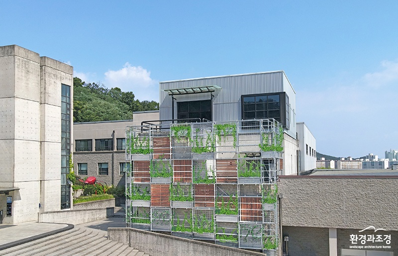 건축물 벽면녹화 NATURE 보도.jpg