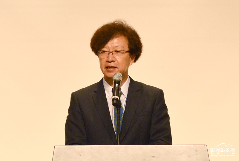 조경진 교수.jpg