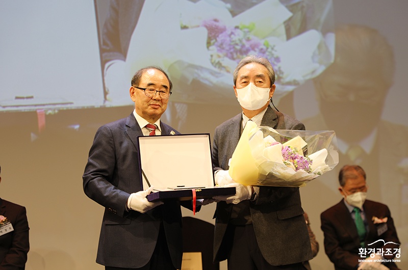유희열 한국조경협회 고문.jpg