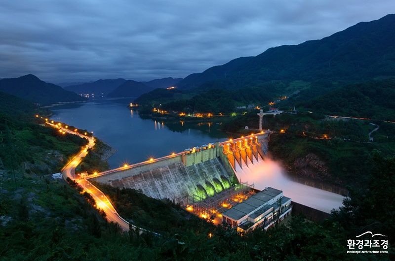 충주댐 (사진=충주시 제공).jpg