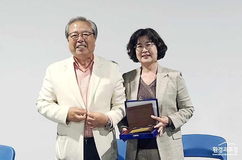 박미옥 교수우우.jpg