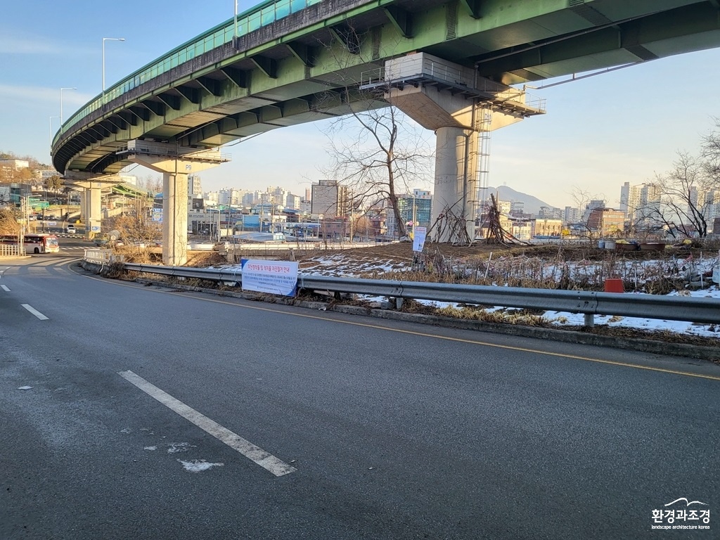 의정부시가 서부간선도로 진출입로를 쾌적한 녹지 경관으로 조성하는 생태숲 녹화사업을 추진한다.(사진=의정부시 제공).jpg