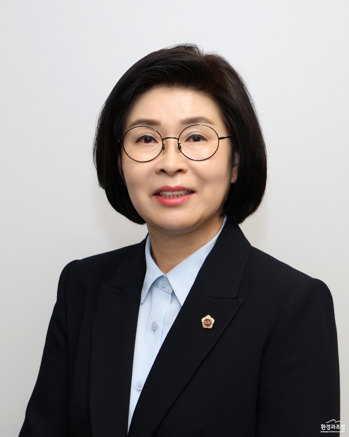 엄윤순.jpg