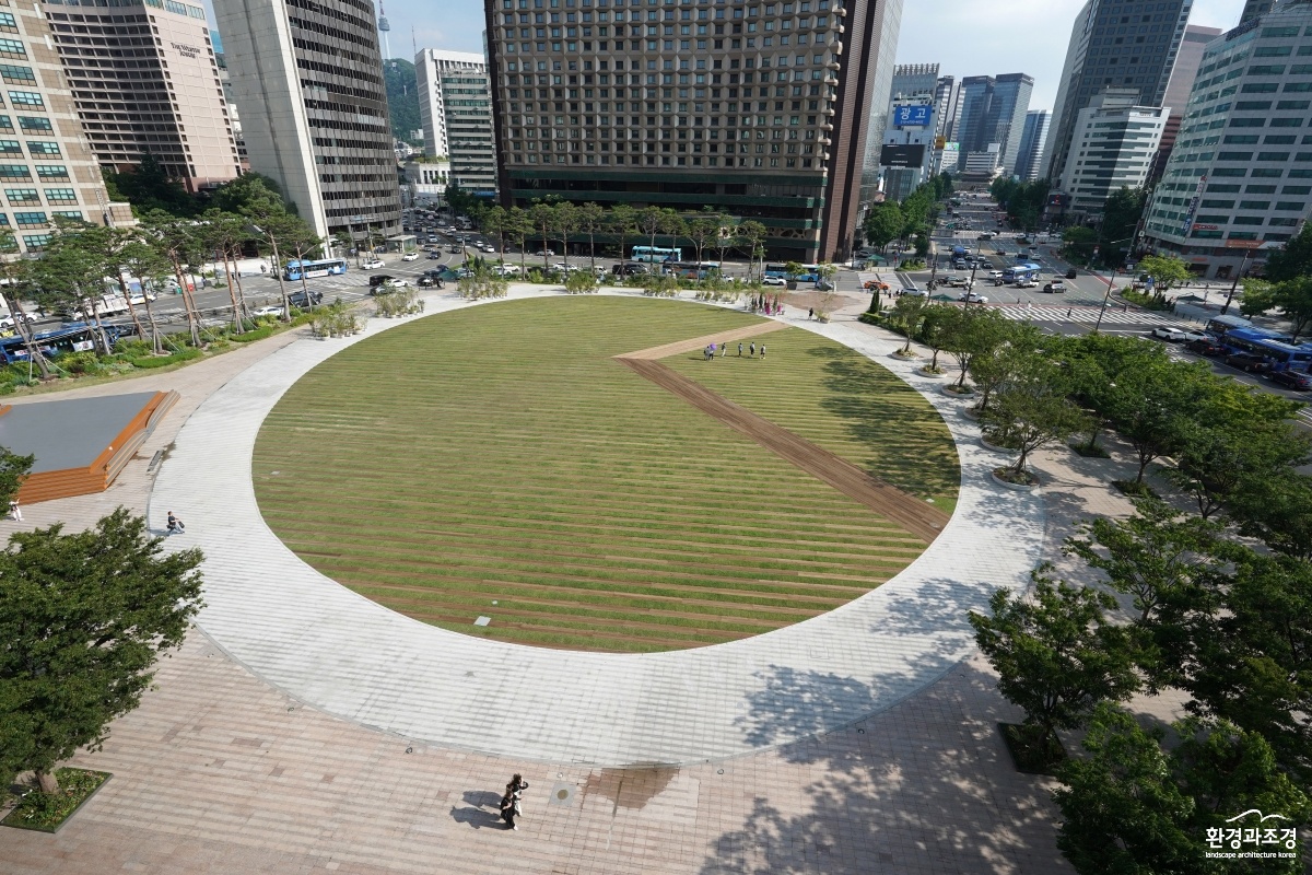 서울광장숲-1.jpg