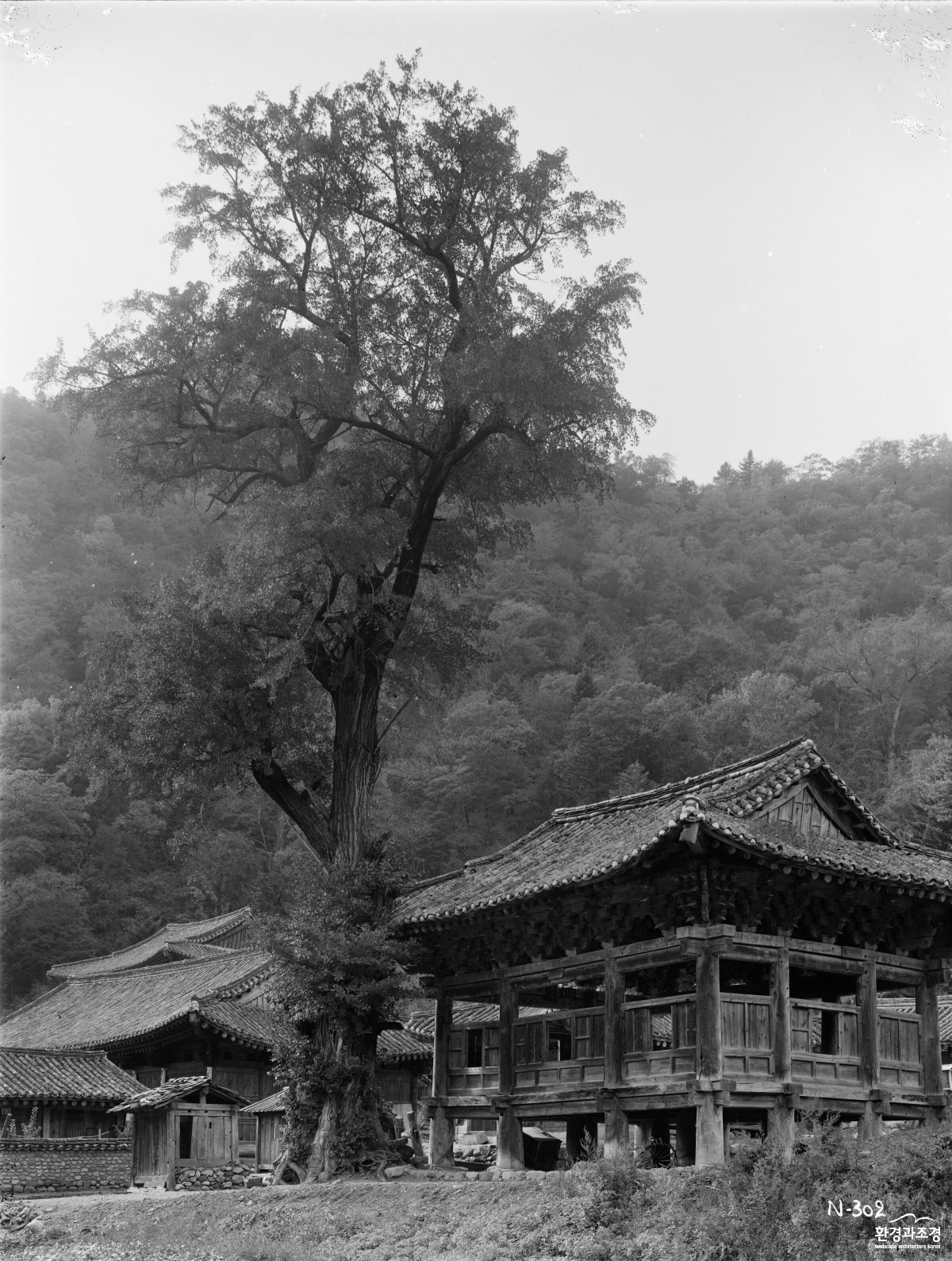 4_1917.10.16. 금강산의 장안사.jpg