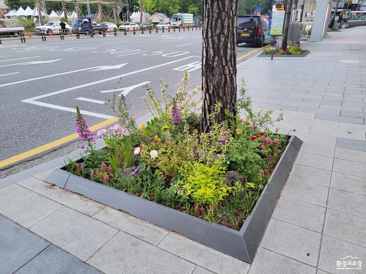을지로 한뼘정원.jpg