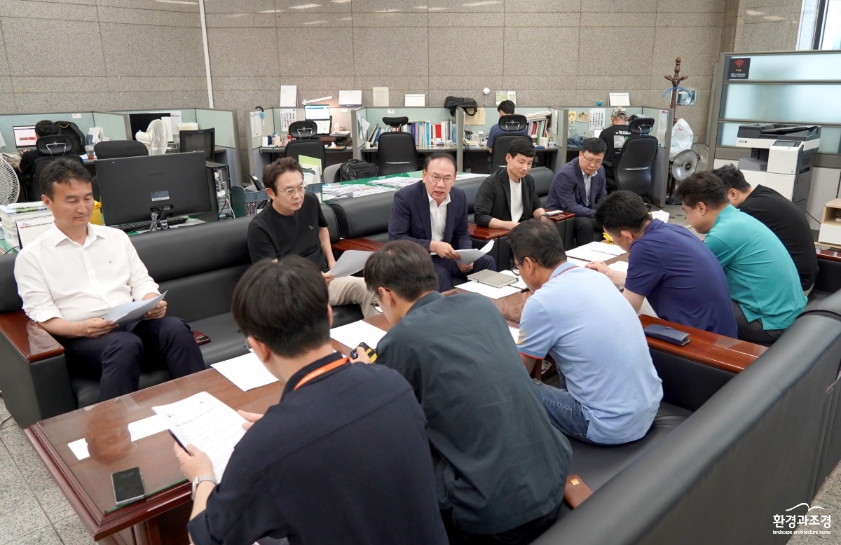 사진3_시설사업국장백브리핑 (1).JPG